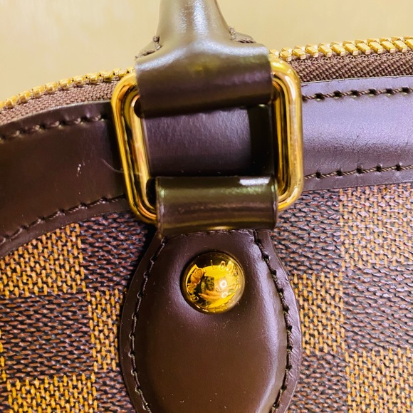 Louis Vuitton Trevi shoulder bag in Damier brown Ebene canvas. - Picture 4 of 14